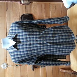 Long sleeve casual shirt